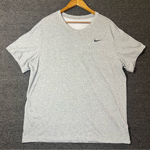 Nike Dri-Fit Gray Short Sleeve Tee Athletic Wear, Men’s XL - Picture 1 of 7